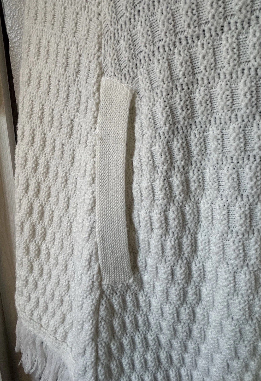 VTG 70’s White Knit Poncho W/ Fringe Arm Holes Hippie Boho Granny core S