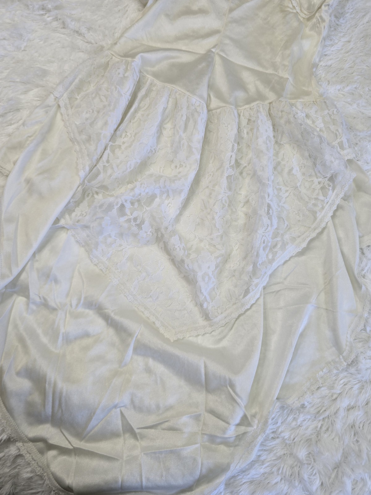 Vintage EUC Lady Cameo Dallas White Satin Bridal Slip Size Small