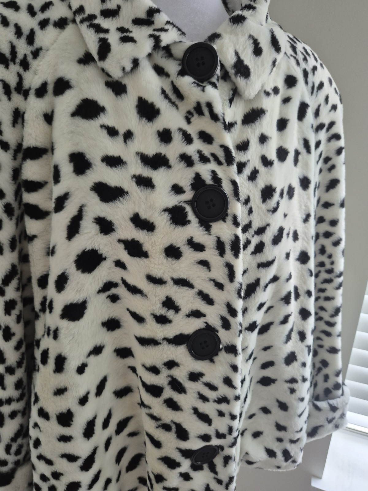 Vintage 70s 80s LOROVI Dalmatian Print Faux Fur Coat Jacket Made in USA Size M