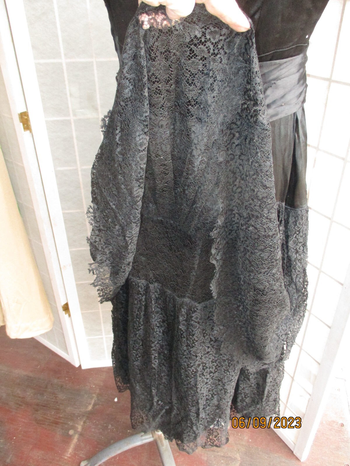 30s 40s Black Satin w/Rhinestones and Lace Slvless Dress sz40x36x42″