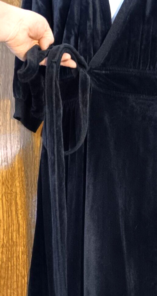 Vintage Jonathan Logan Black Velvet Robe Mid-Calf Size Small