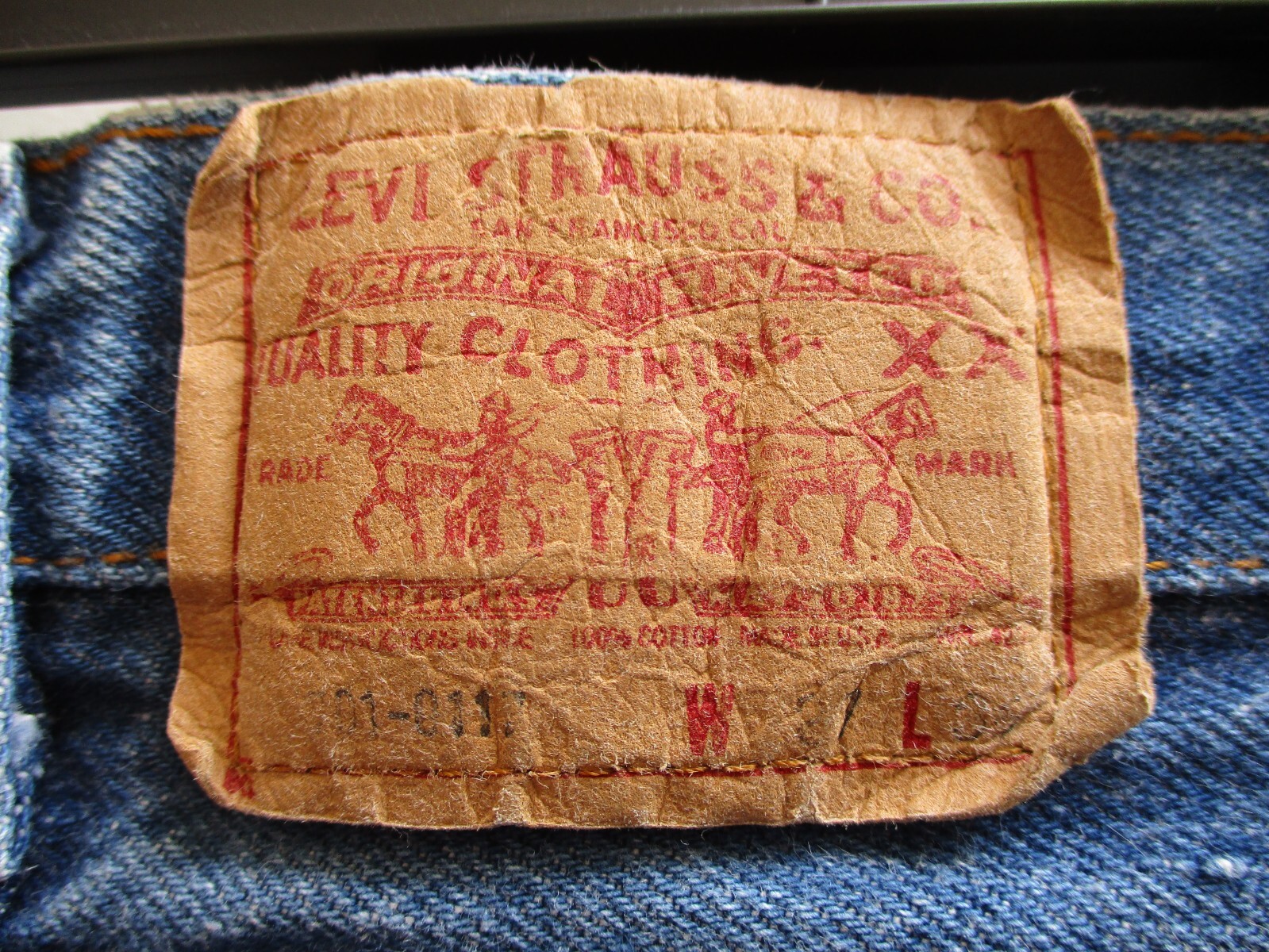 Vintage Levis 701 Student 26×32 High Waist Button Fly Medium Wash