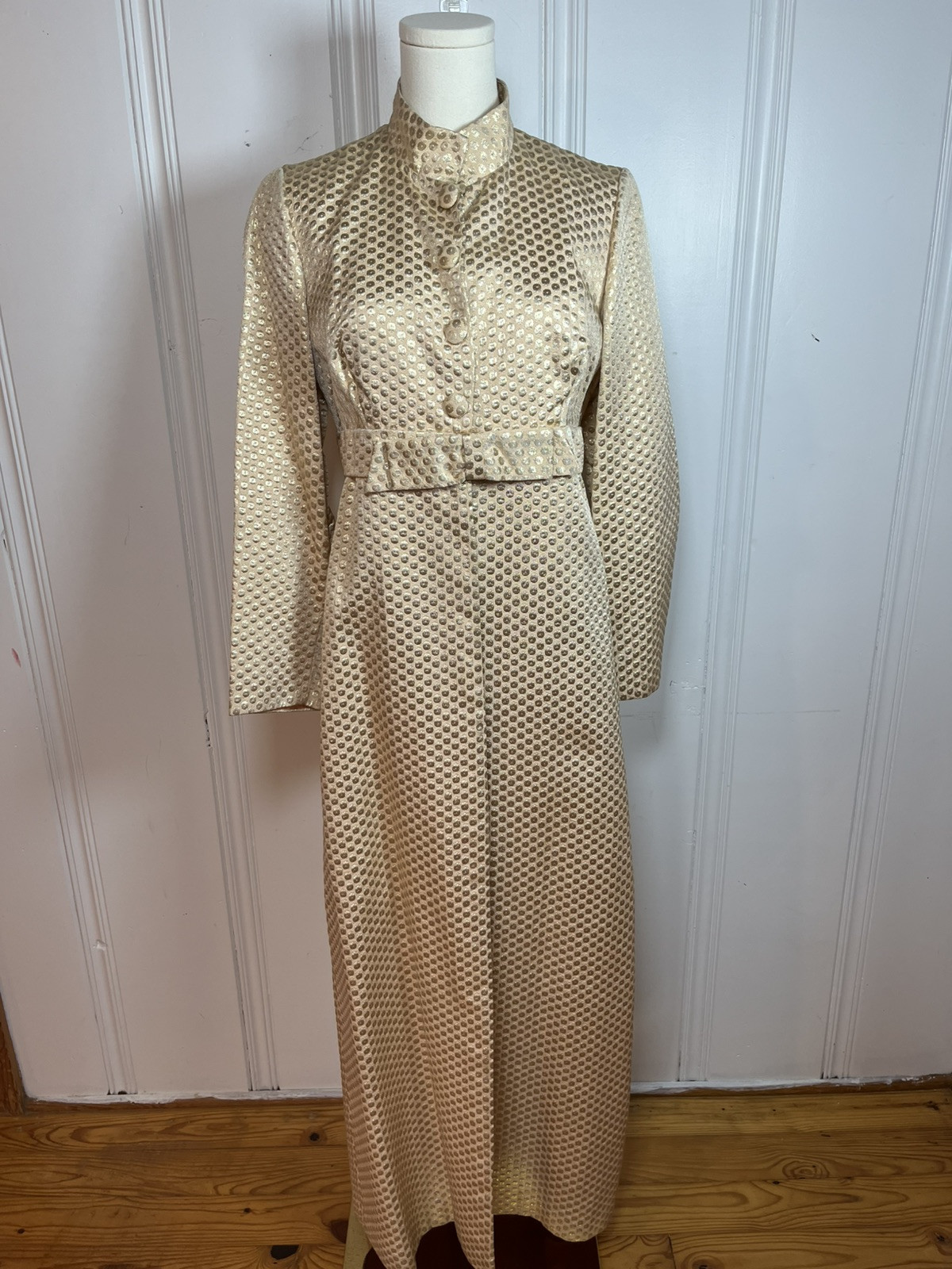 Vintage 1950s 1960s Housecoat Handmade Peachy Pink w/ Metallic Polka Dots Lined