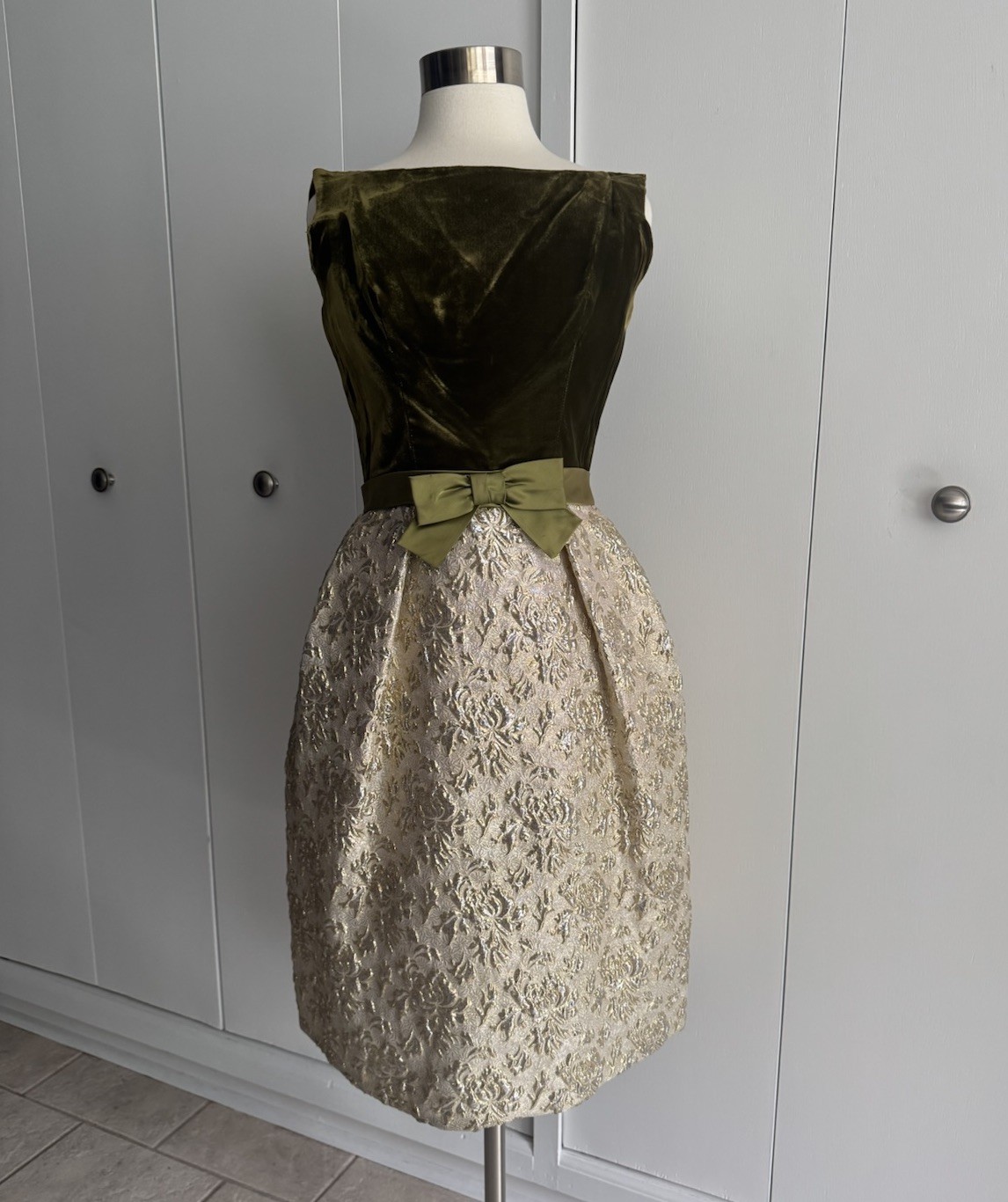 Vintage 1960’s Cocktail Party Dress Velvet Top Satin Bow Gold Brocade Lame Skirt