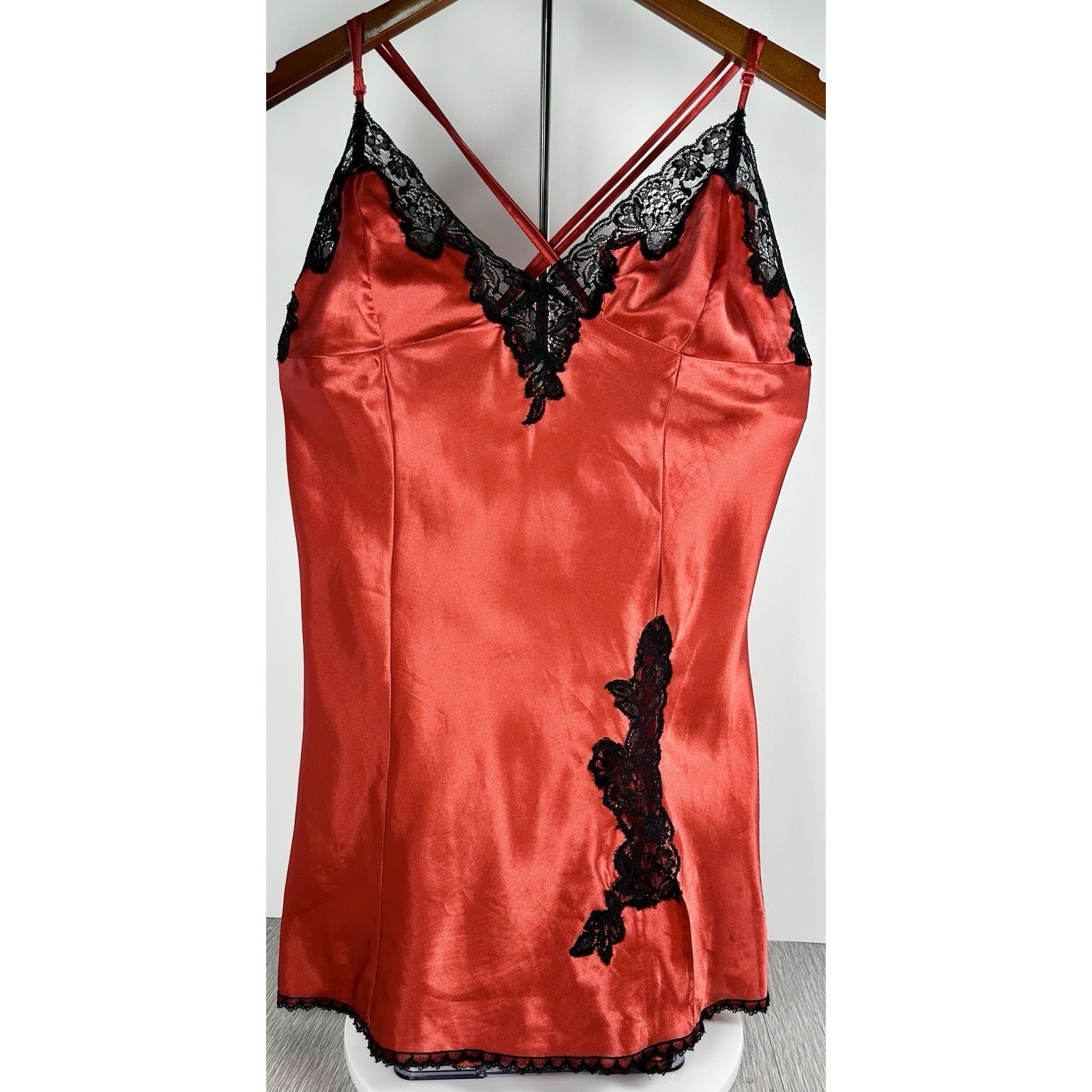 Fredericks of Hollywood Red Shiny Satin Black Lace Lingerie Nightgown Sz. L Cami