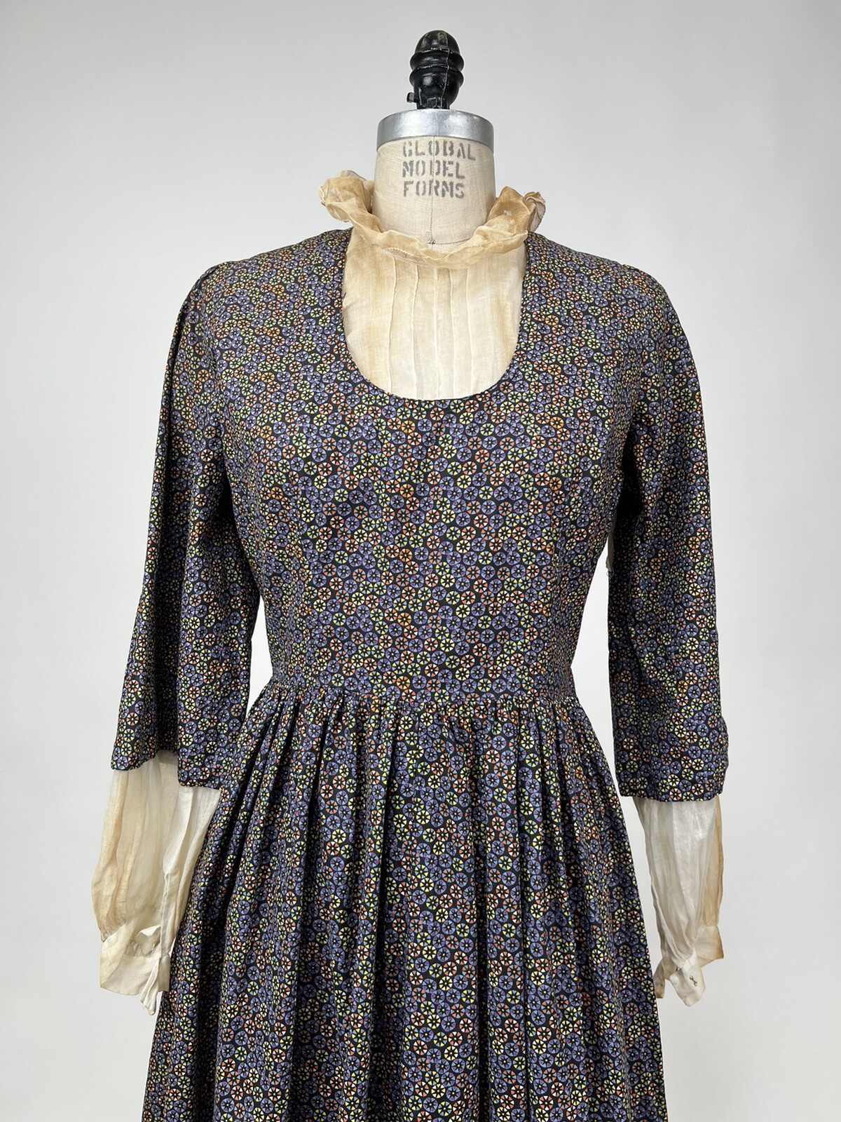 Antique 1930s Cotton Folk Printed Day Dress With False Collar Wounded Bird AS IS
