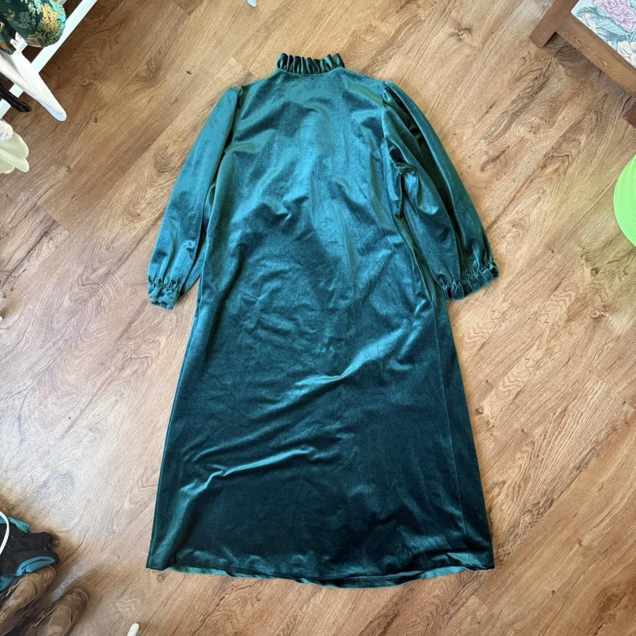 Gilligan & O’Malley Green Velvet Vintage Nightgown Medium 12-14 Ruffle Collar