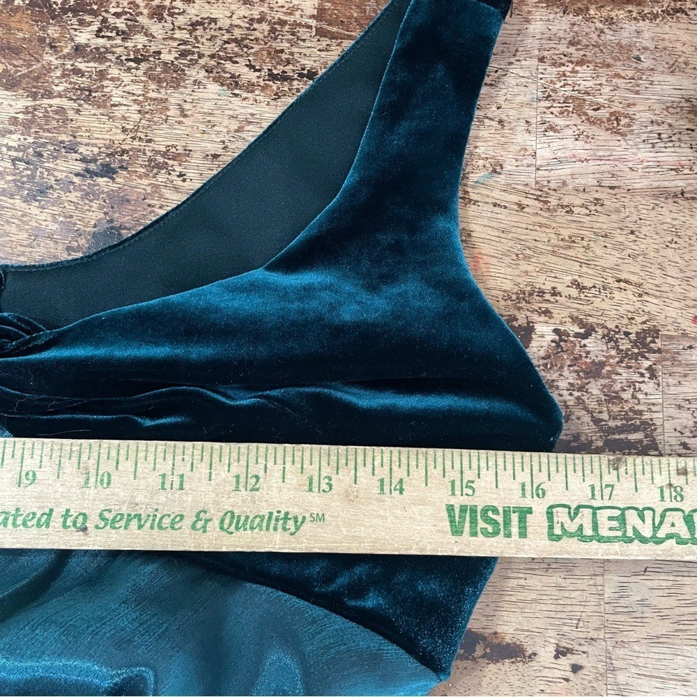 Vintage 90s Y2K Niki Livas Green Velvet and Satin Prom Gown Dress Size 8