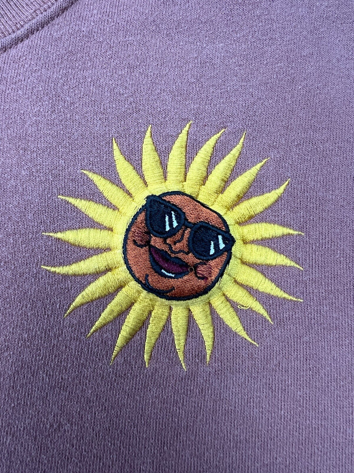 VTG Sun & Moon With Sunglasses Embroidered 90s Women’s Crewneck Sweatshirt – M