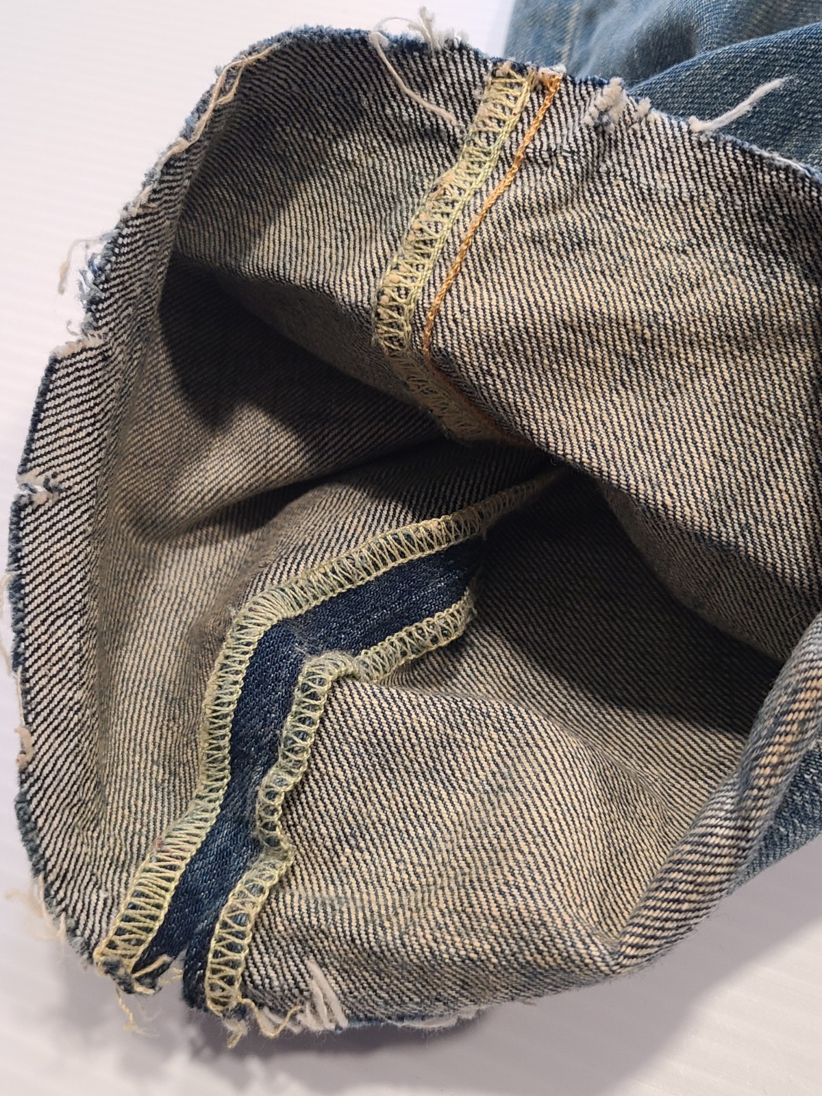 HTC Hollywood Trading Company Vintage Jeans, Made in Italy, sz 26, Distressed