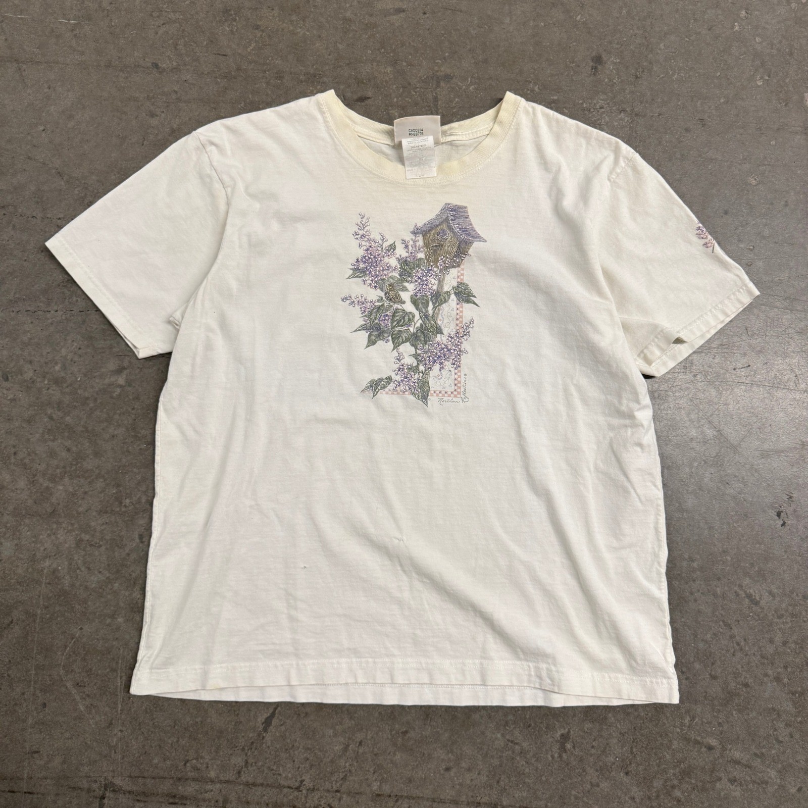 Northern Reflections Vintage Lilac Birdhouse Graphic T-Shirt Cream Large Canada