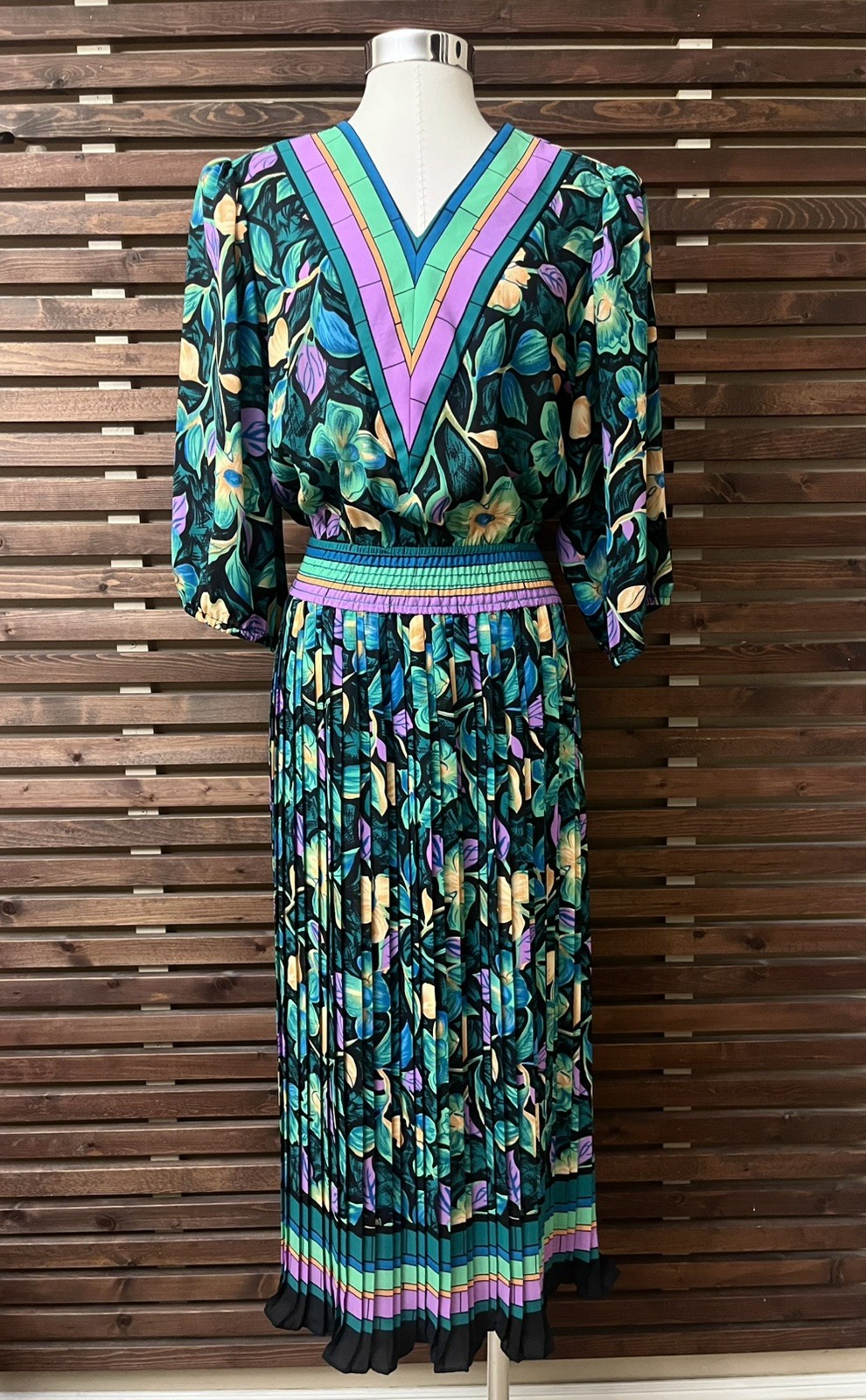 1980s Vintage Black Purple Orange Green Floral 3/4 Sleeve V-Neck Pleated Dress
