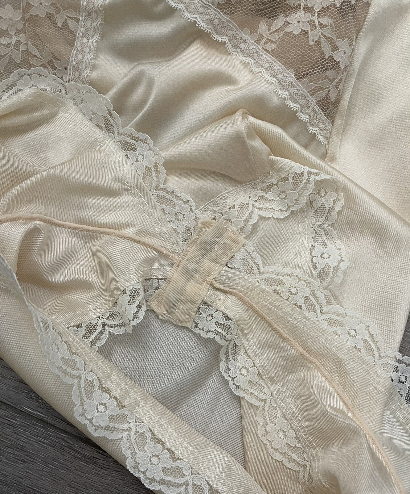 Vtg YOUNG SMOOTHIE Ivory Satin Nylon Lace Underwire Body Suit Teddy Shaper 36D