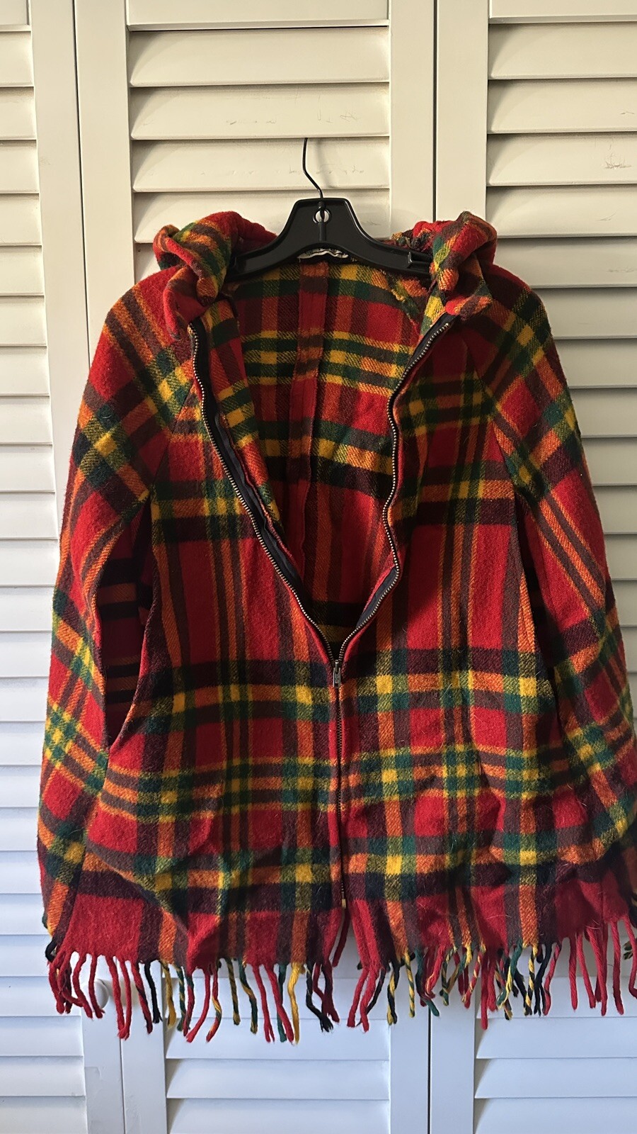 VTG Queen of The Capes Country Place Hooded Poncho Plaid One Size 60s 70s Retro