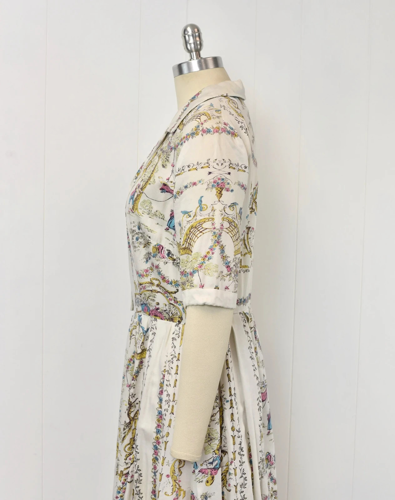 Vintage 1950s Rococo French Provincial Novelty Print Cotton Shirt Dress