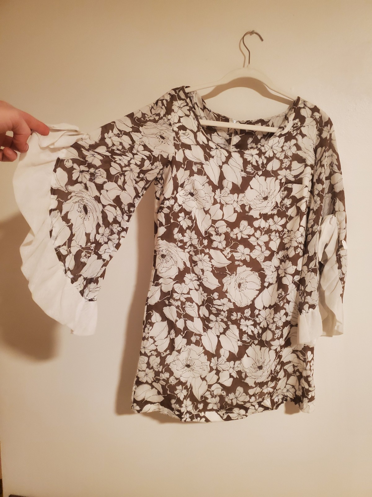 1960s 1970s Floral Brown and White Flutter/Butterfly Sleeve Dress