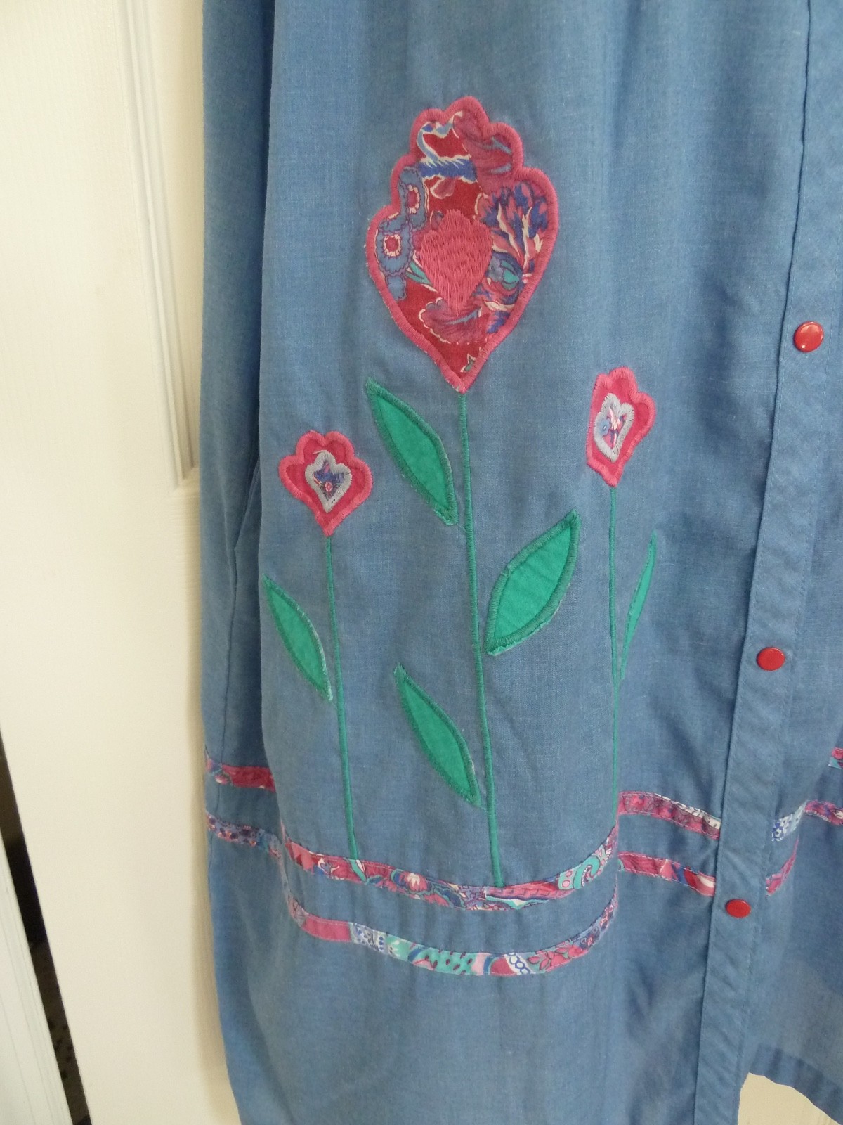 VTG. SMART TIME Sz Large Housecoat Robe Snap Appliqued Made USA