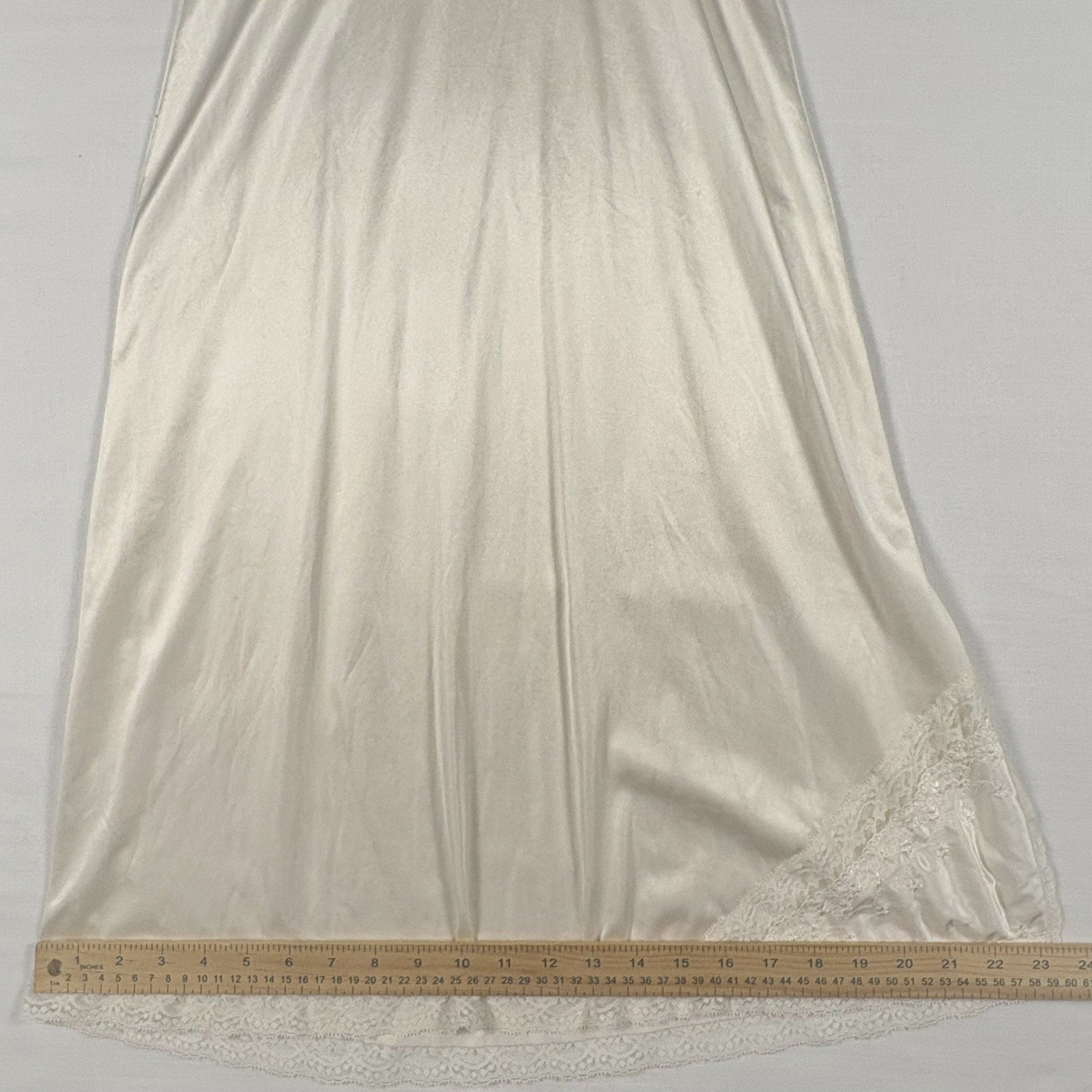 Bestform Vintage Ivory Lace Trim Full Slip Dress Antron III Nylon 32 1460 Cream