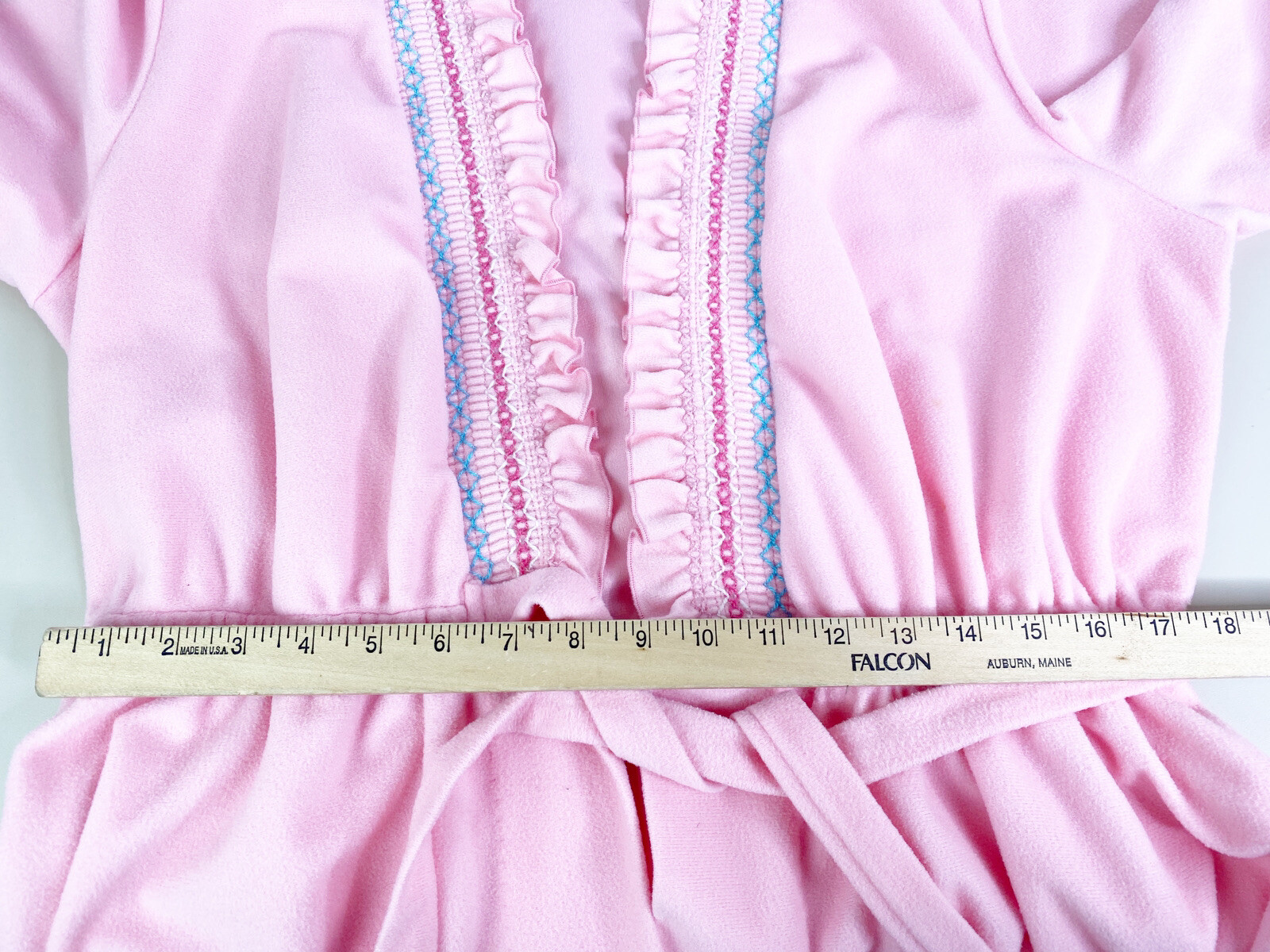 VTG Famous Bodies Med/Large 100% Poly Belted Housecoat Pink GUC