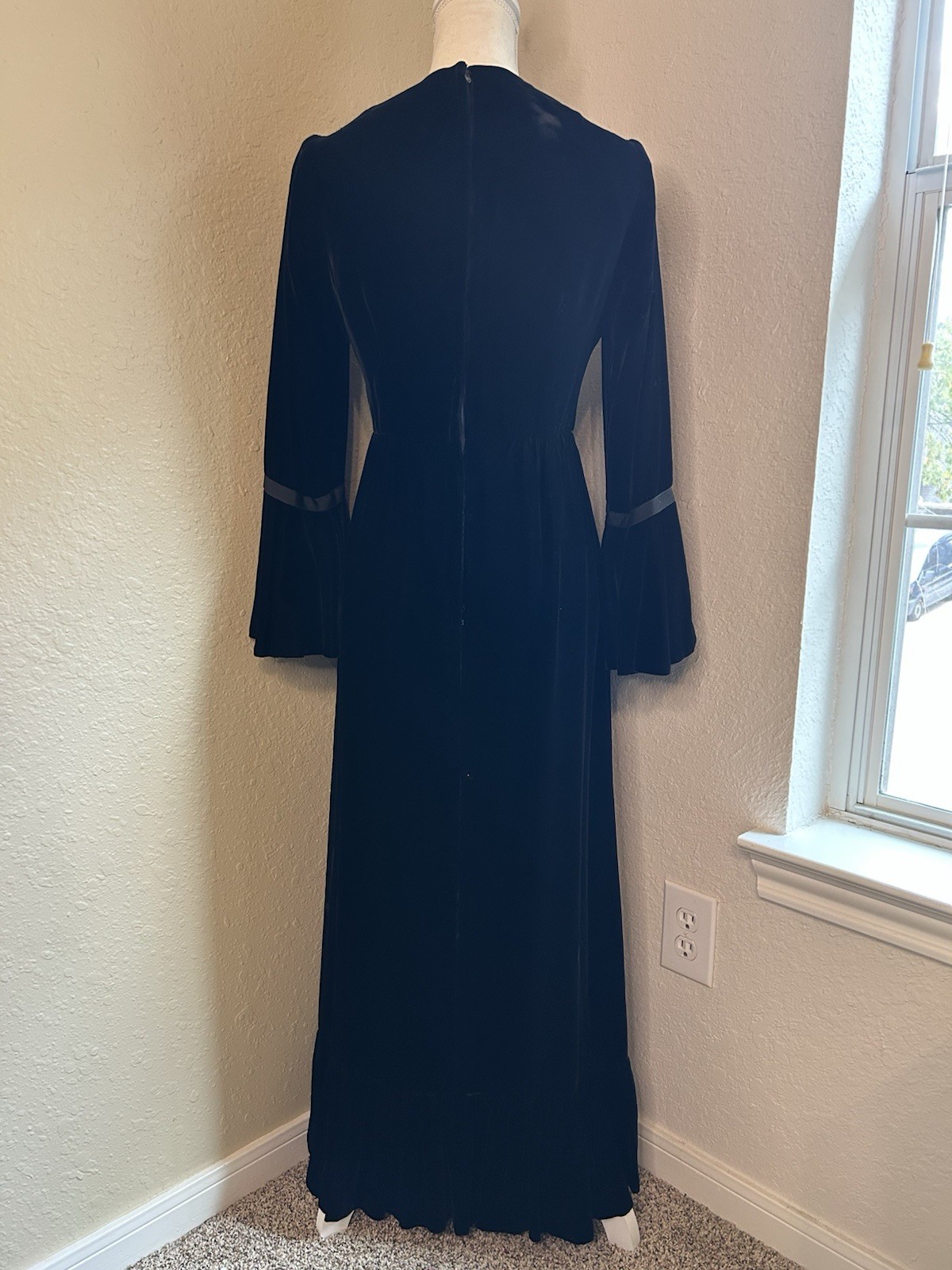Vintage 1940s Bell Sleeve Edwardian Style Black Velvet Dress Size S Ruffle Hem