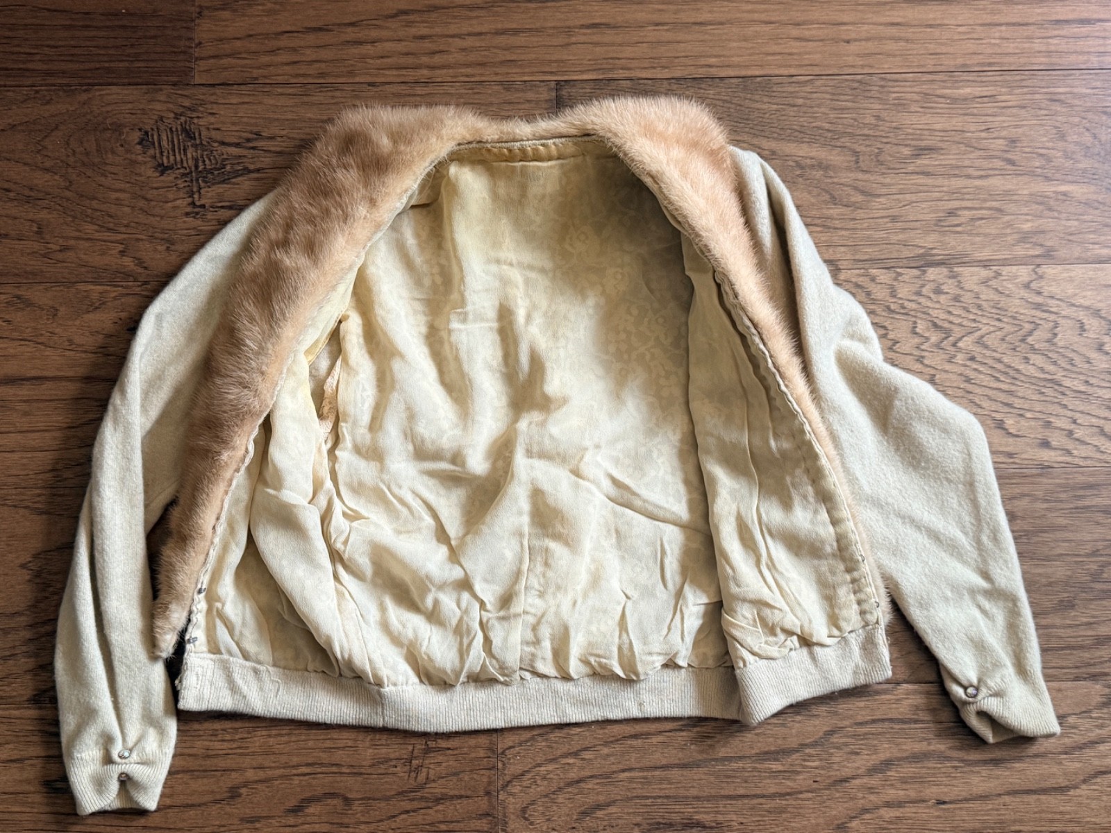 DALTON 100% CASHMERE MINK FUR COLLAR WOMEN’S 50’S VINTAGE SWEATER BEIGE