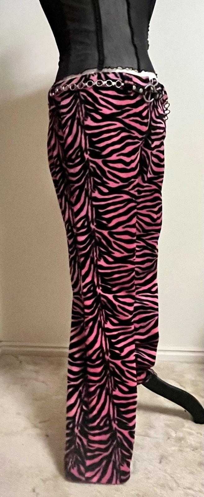 Y2K Vintage Serious Pink Zebra Print Fuzzy pants SZ 5
