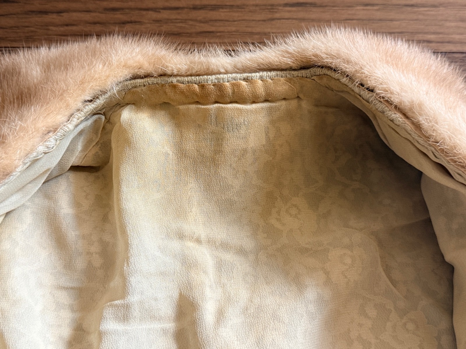 DALTON 100% CASHMERE MINK FUR COLLAR WOMEN’S 50’S VINTAGE SWEATER BEIGE