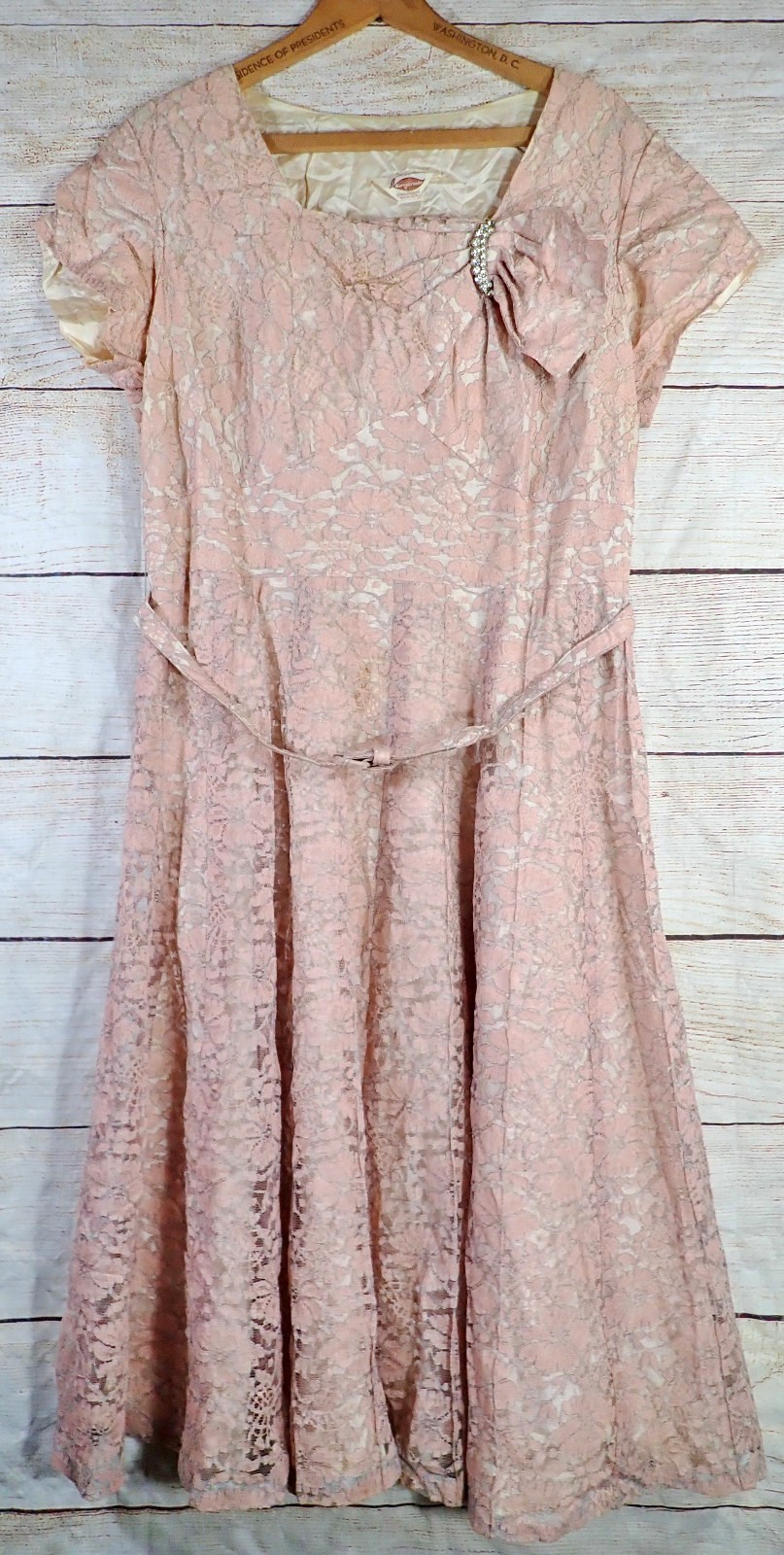🚨 50s Vtg Kerrybrooke SEARS Corded Lace Dress (L) Talon Rhinestone Brooch Belt