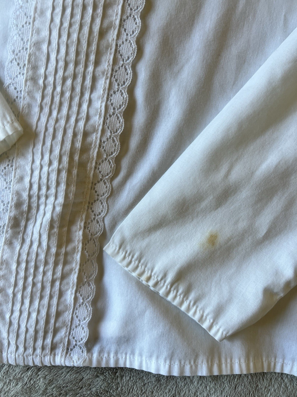 Vintage 90’s White Retro Top YOU BABES Long Sleeve Lace Button Up On Back Sz M