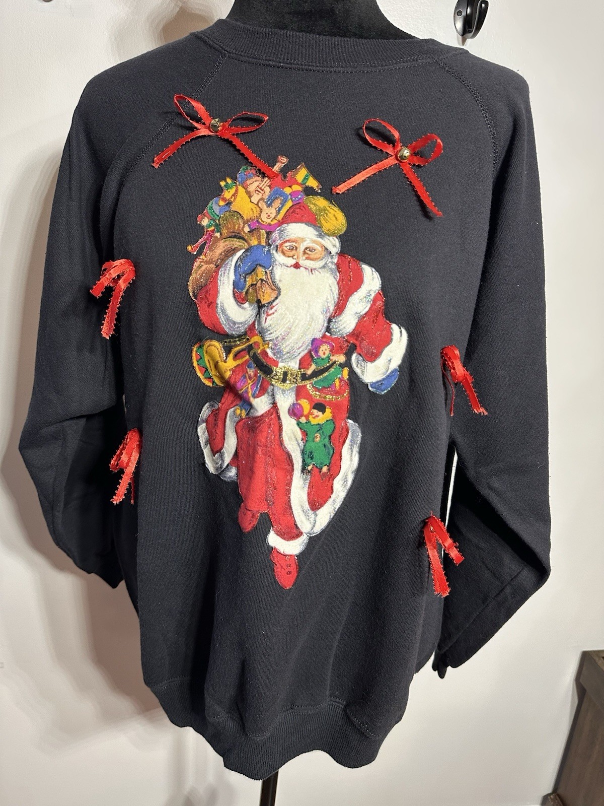 Vintage Christmas Sweatshirt Hanes Her Way Size X-Large Painted Santa Bows Bells