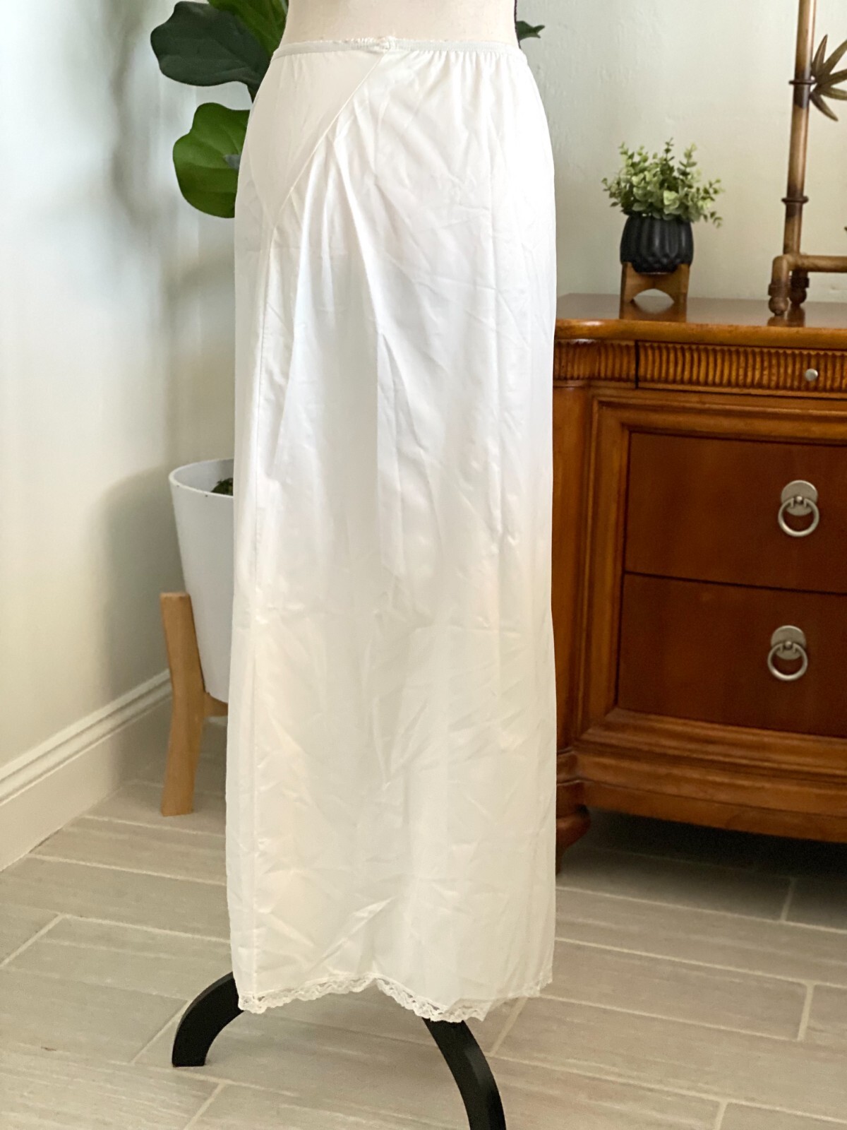 Vintage Wilmot Slip in Creamy White size Small, Vintage Long Slip, 60s Fashion