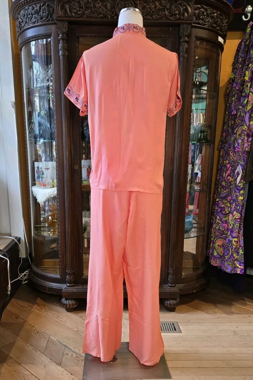 VTG 1940s Beach Pajamas Salmon Pink Rayon Blue Embroidered 2pc Set