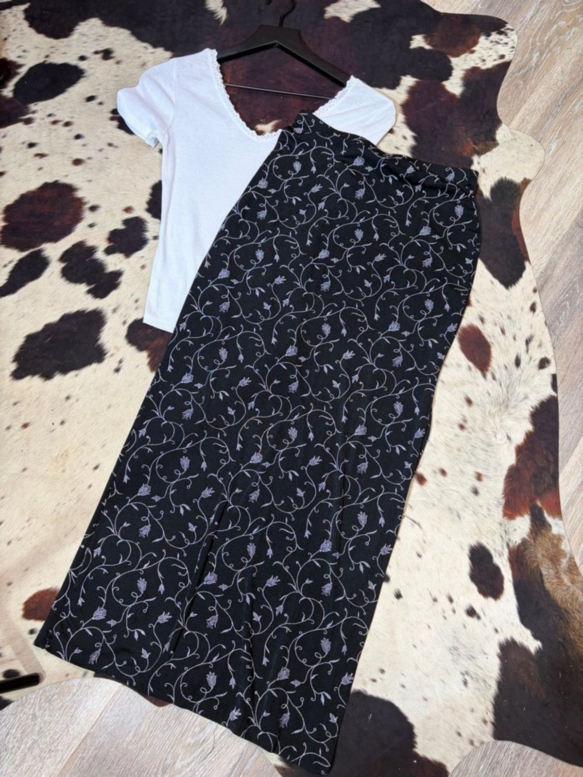 Vintage Black w. White Floral-Print long length Skirt side slit stretchy y2k