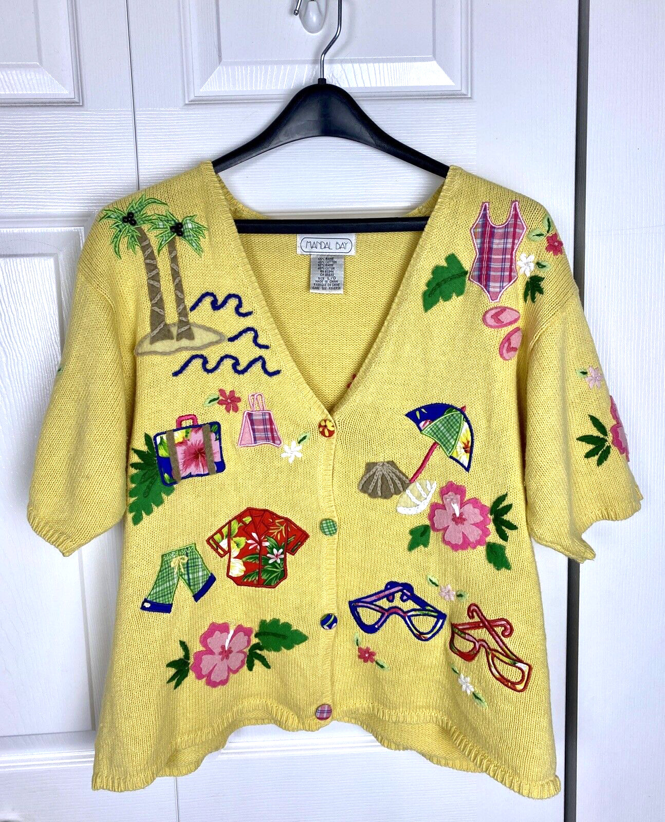 Sweater Size L Yellow Embroidered Mandal Bay Vintage Vacation In The Sun Theme