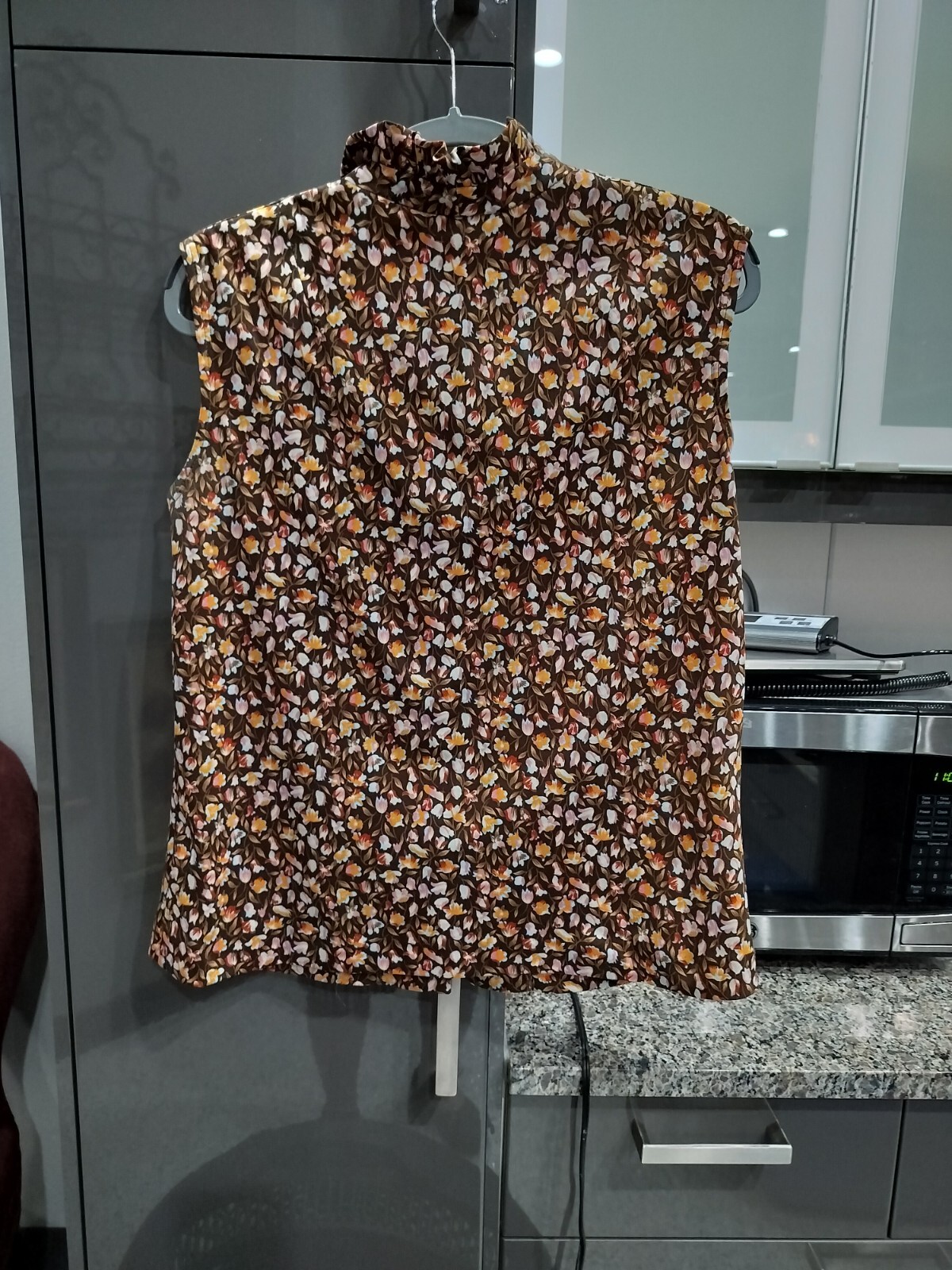 VINTAGE LADIES MR. BEAU BY R. L. DAVIS BUTTON UP SLEEVELESS TOP