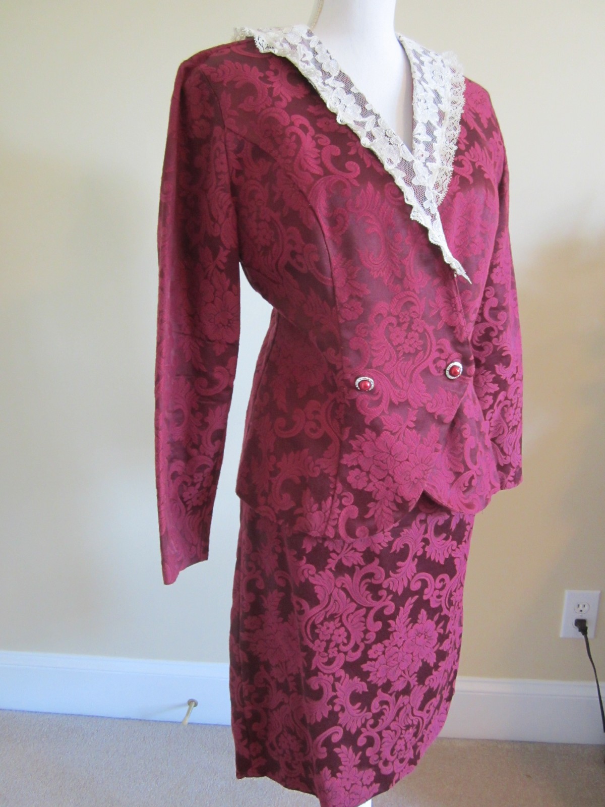 Vtg Jeffery & Dara Women 2 Piece Burgundy Brocade Skirt Blazer Suit Set Size 7/8