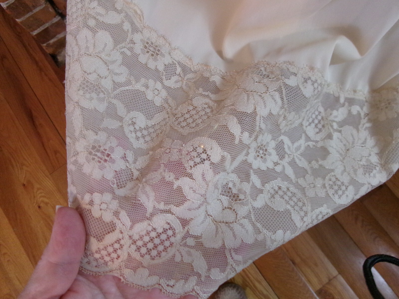 Reduced VTG VANITY FAIR CHIFFON NYLON SLIP DRESS BEIGH OPULENT CHANTILLY LACE 34
