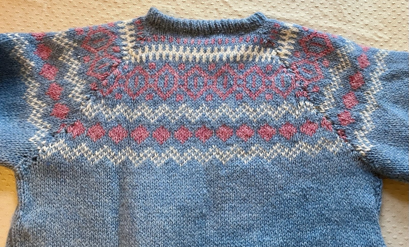 Vintage Hand Knitted Wool Pullover Sweater Woman’s Small Blue With Pink & White