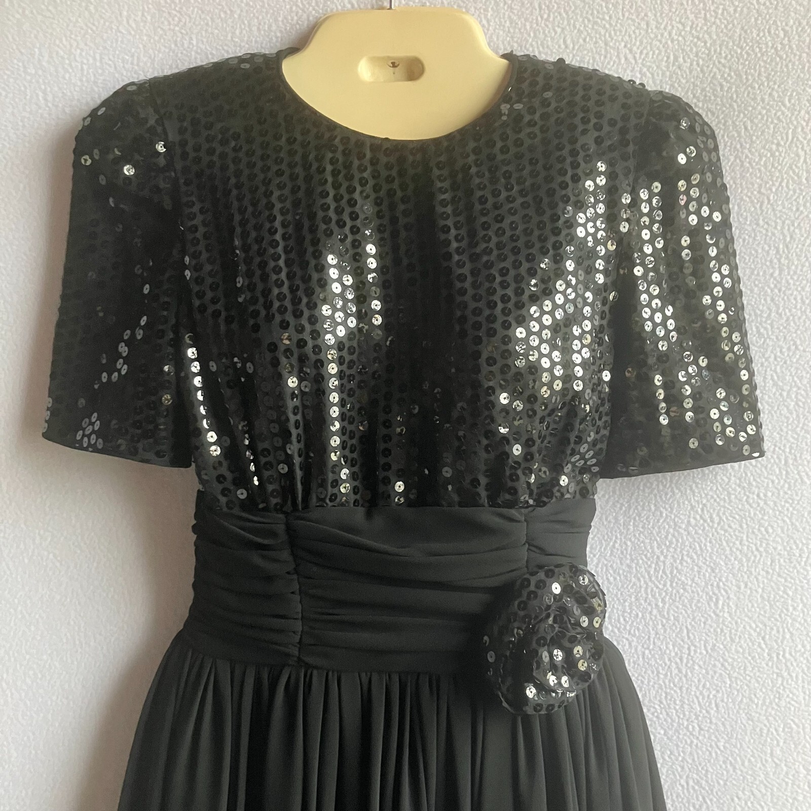 Vintage 1980s 1990s Black Sequin Short Sleeve Open Back Fit & Flare Dress Small