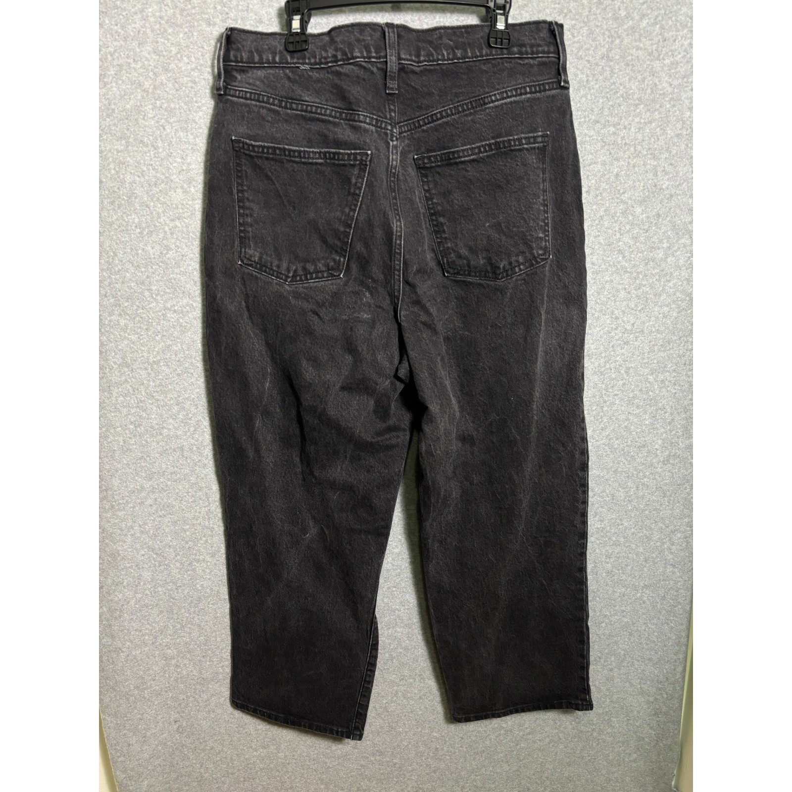 Universal Thread Vintage Straight Distressed Black Jeans Women’s Size 12/31S