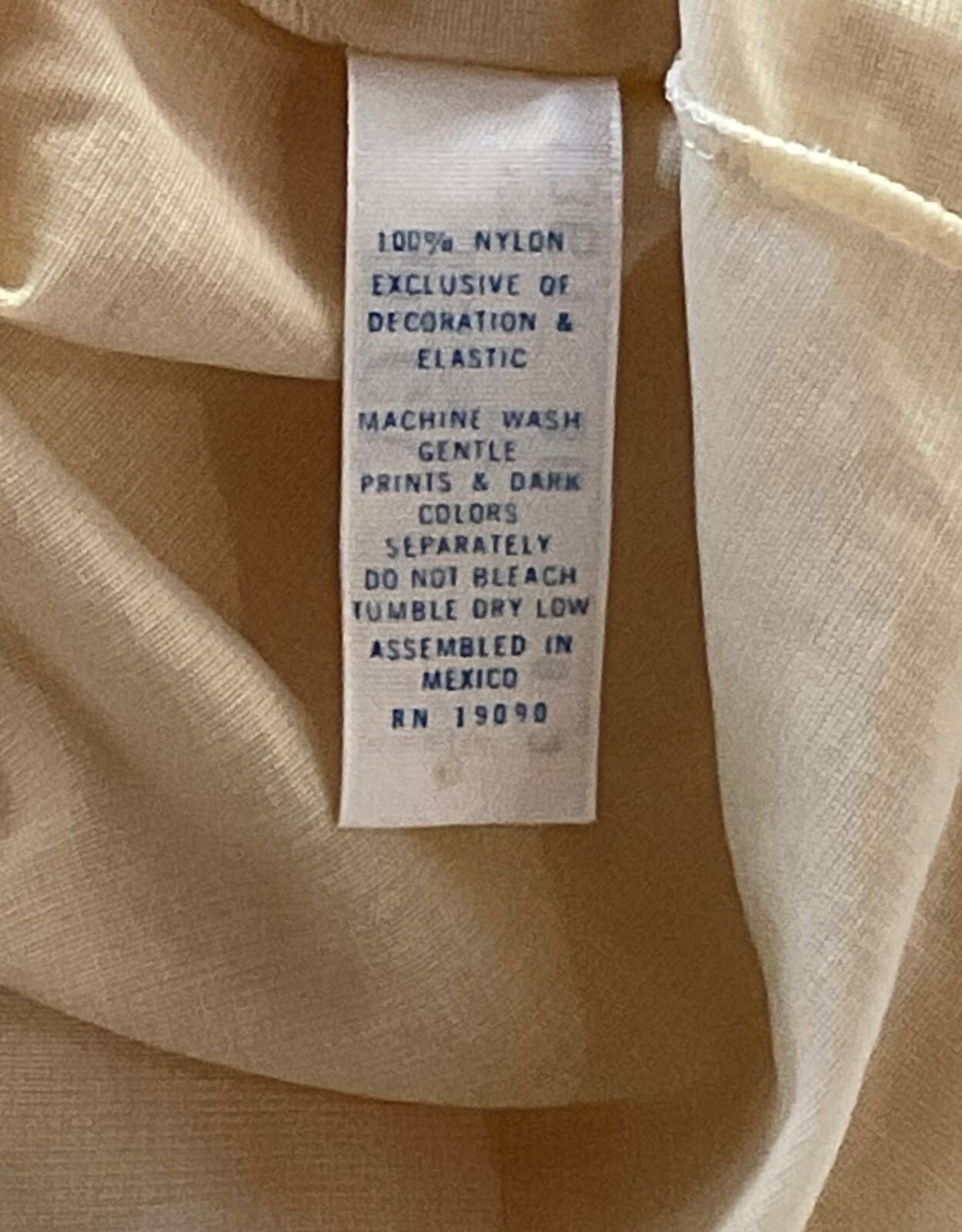 Vintage Olga 'Olgalon’ Beige/Ivory Full Slip Size 38 1970’s Style 1361F (M01)
