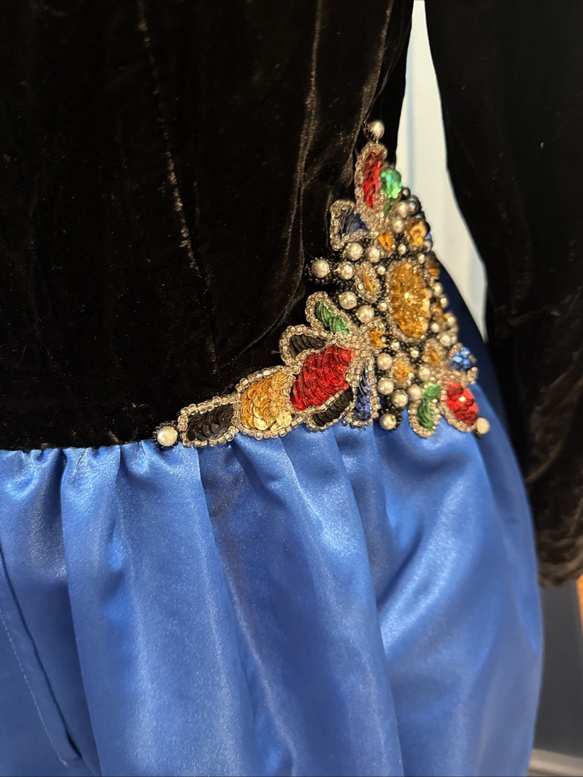 Vtg William Pearson Saks satin and velvet ballgown royal blue regal sz 16
