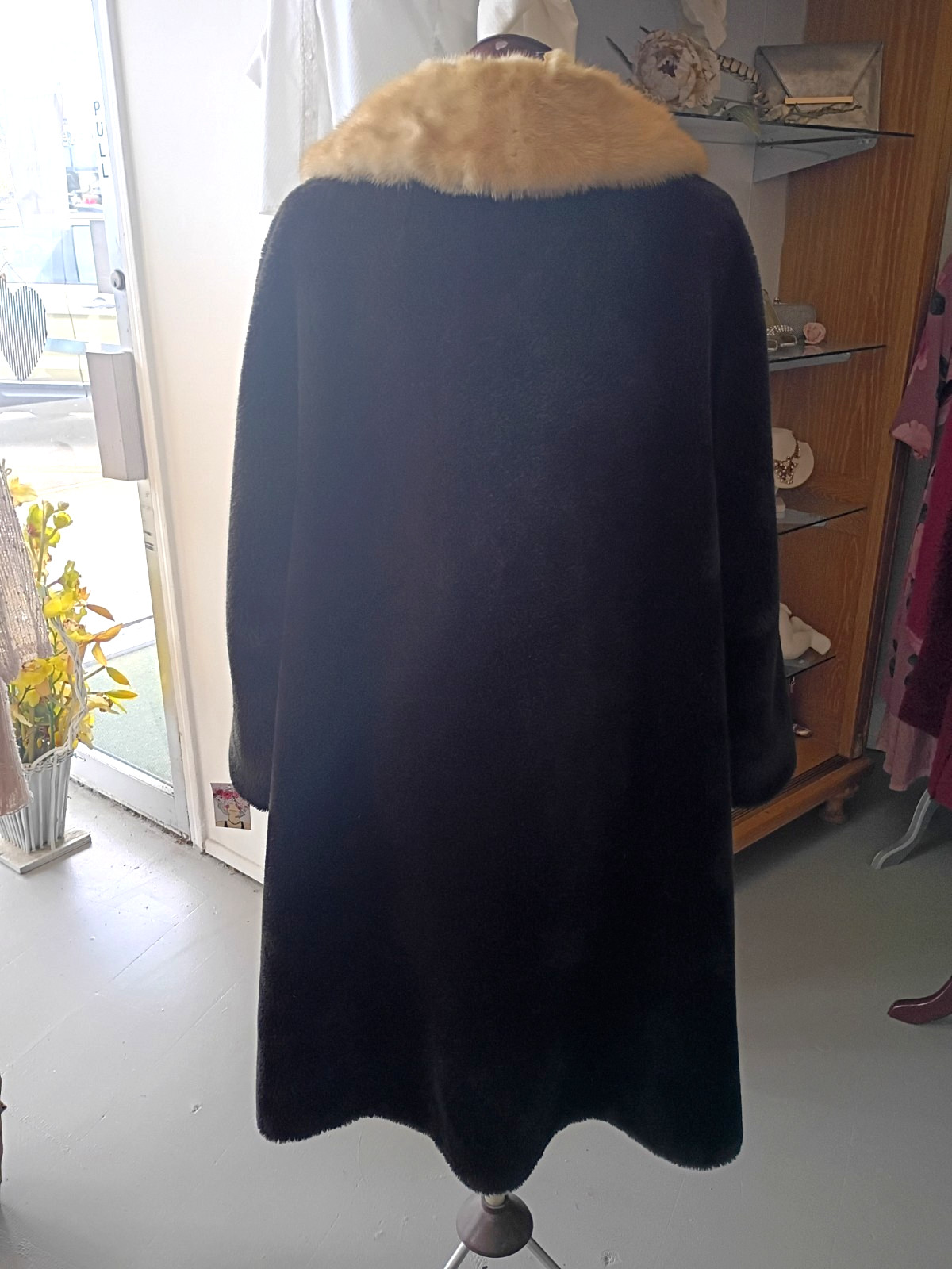 60s VINTAGE L/XL Borgana Borg Deluxe Dark Brown Faux Fur Coat Mink Collar Womens