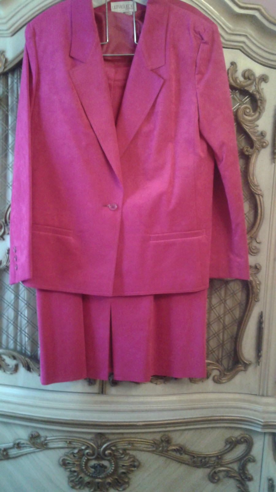Count Romi Ultra Suede Pink Skirt Suit SZ 16