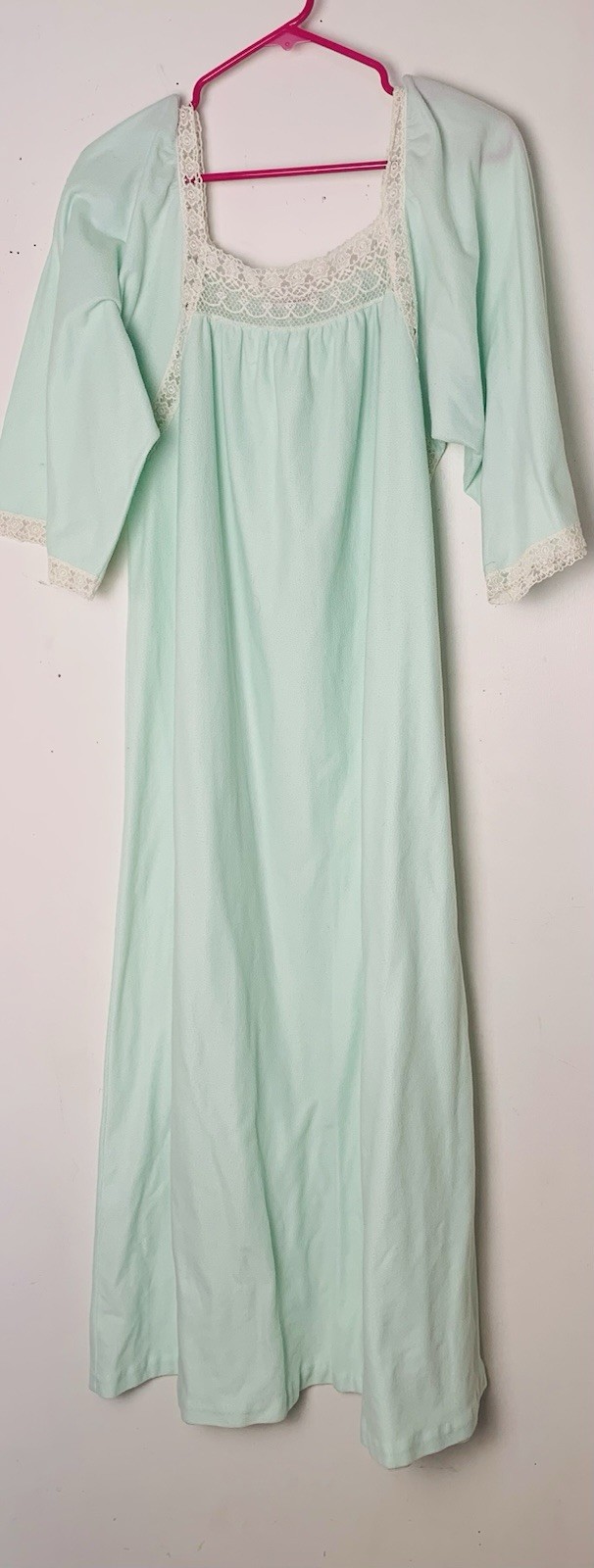 Vintage Rare Sears Famous Bodies Made In USA Women’s Night Gown Size M/12-14