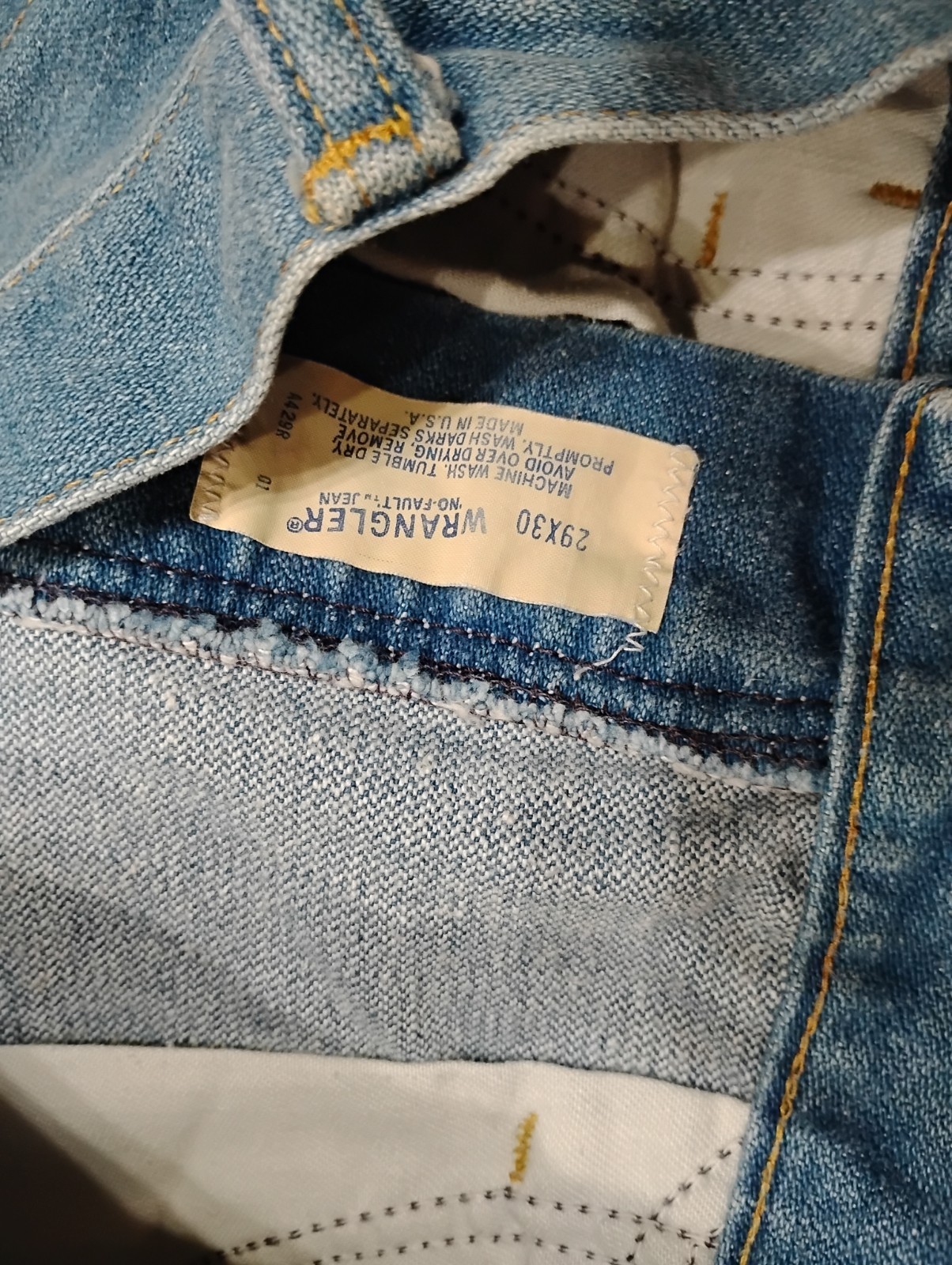 Vintage Women’s Wrangler Jeans No Fault 29 X 30 With Vtg Patches