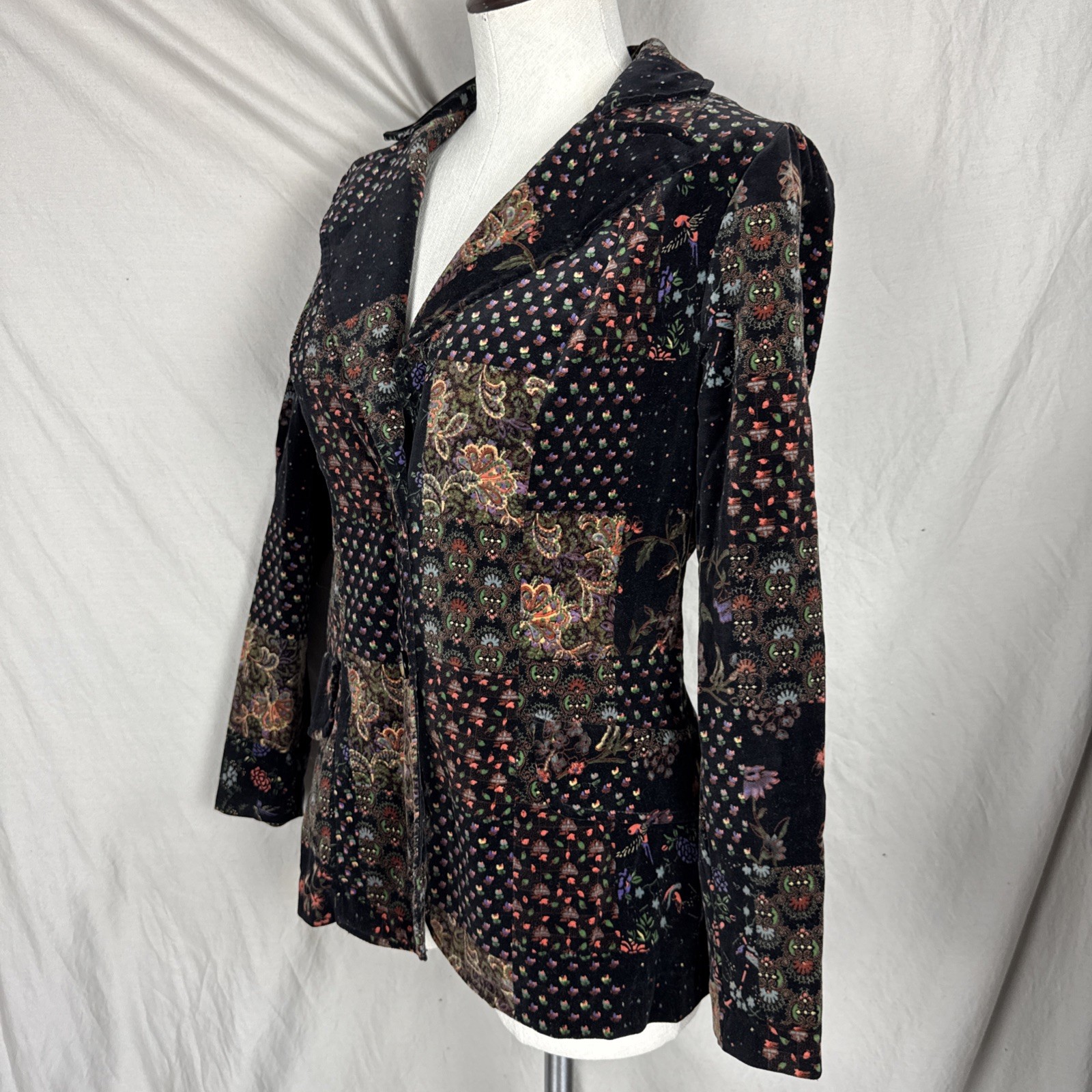 Vintage 1970s Velvet Patchwork Floral Black Blazer Womens XS/S/M *SEE MEAS!