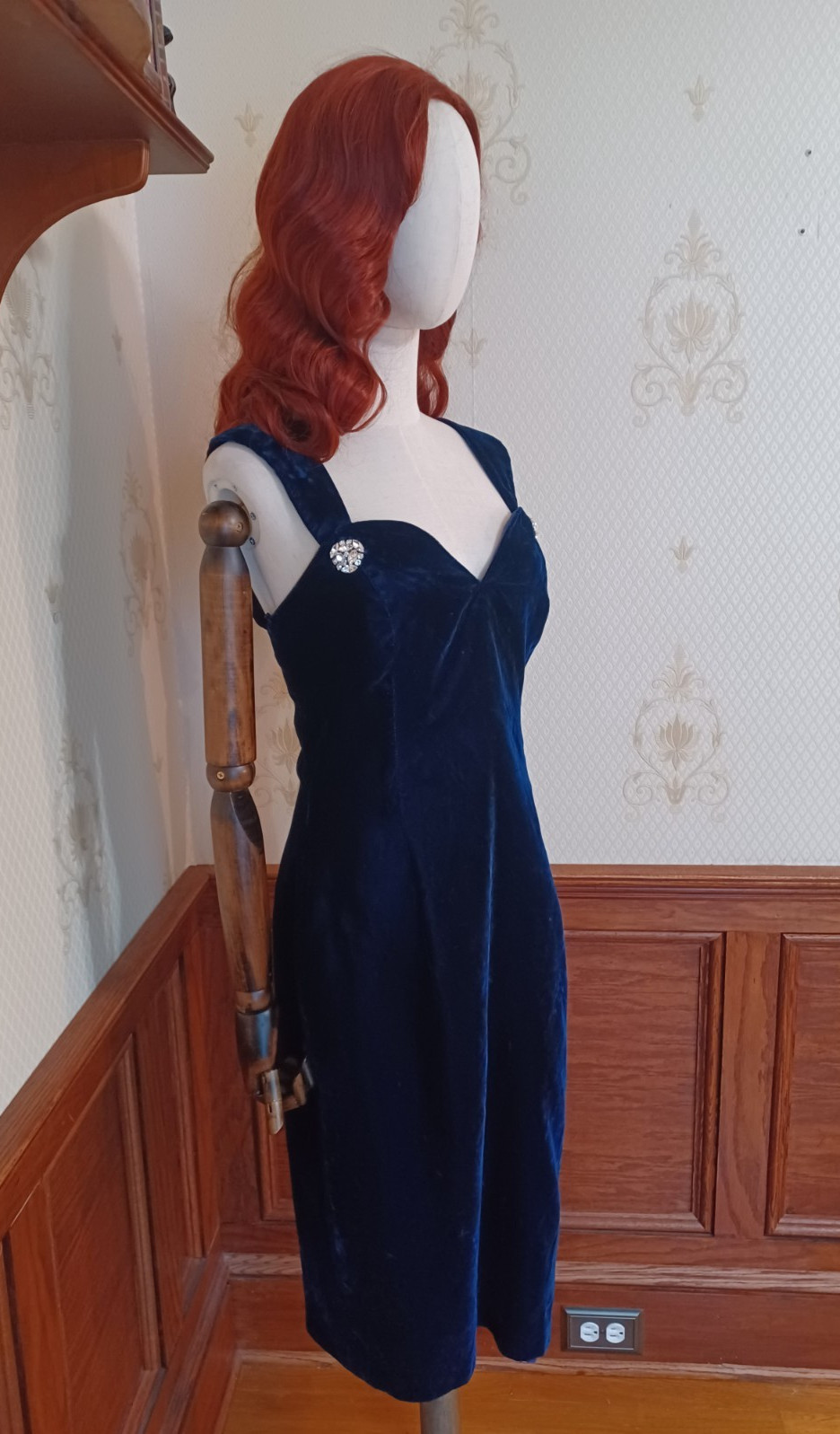 Vintage 1980s Hollywood Nites Blue Velvet Old Hollywood Glamor Cocktail Dress