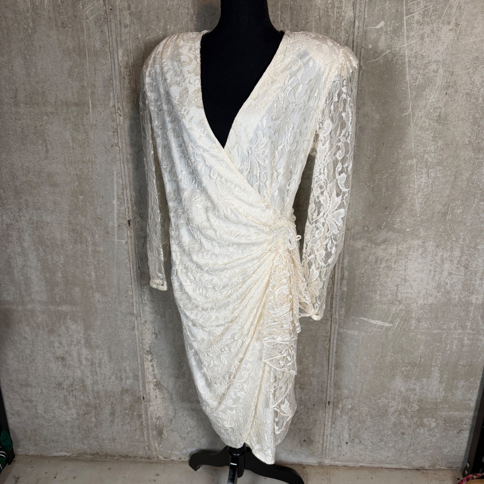 Filigree Vintage 80s Ivory Lace Wrap bridal wedding Dress Padded Shoulder 14