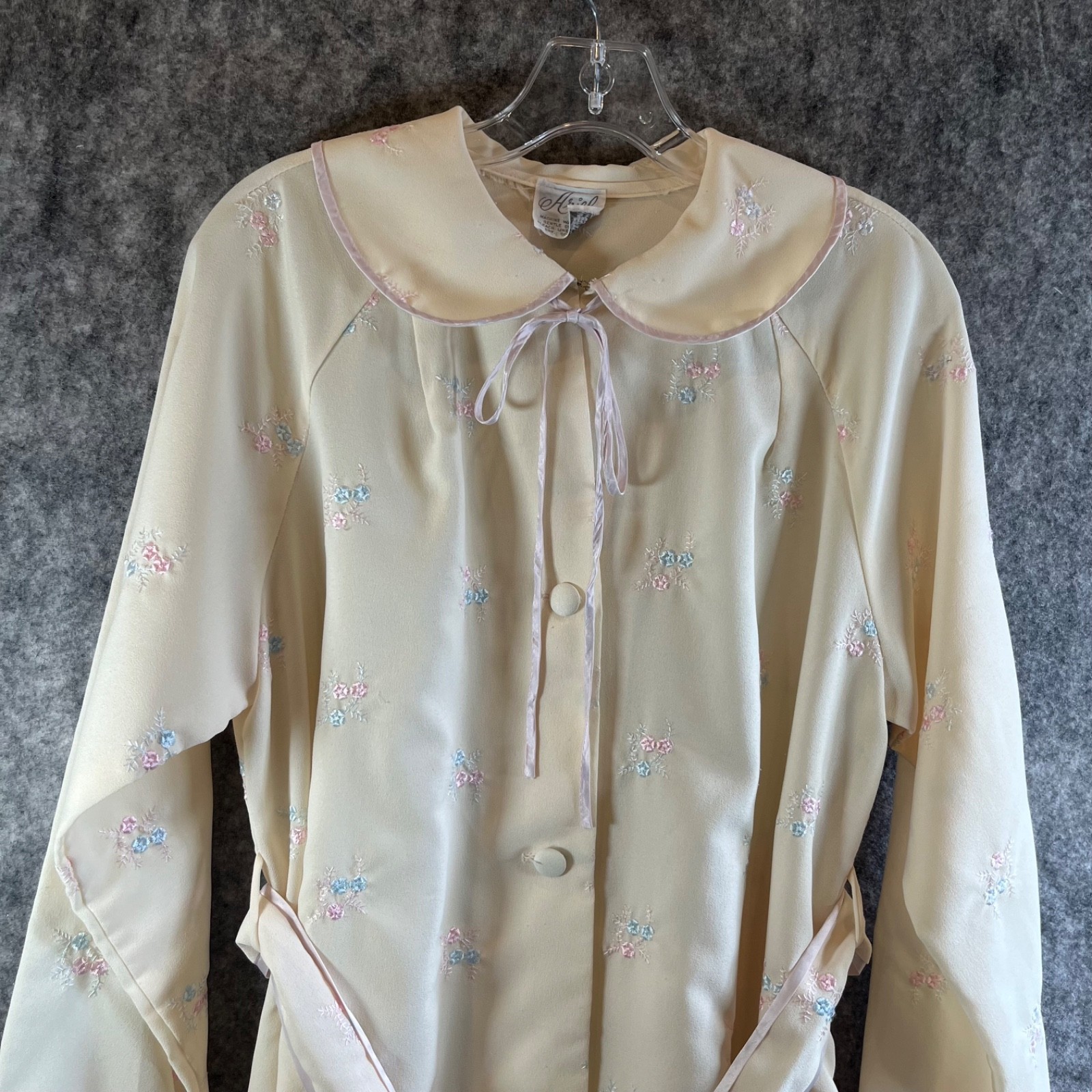 Vintage Ariel Embroidered Cream Robe Sz. S Belt Cuffs Pockets Long EUC